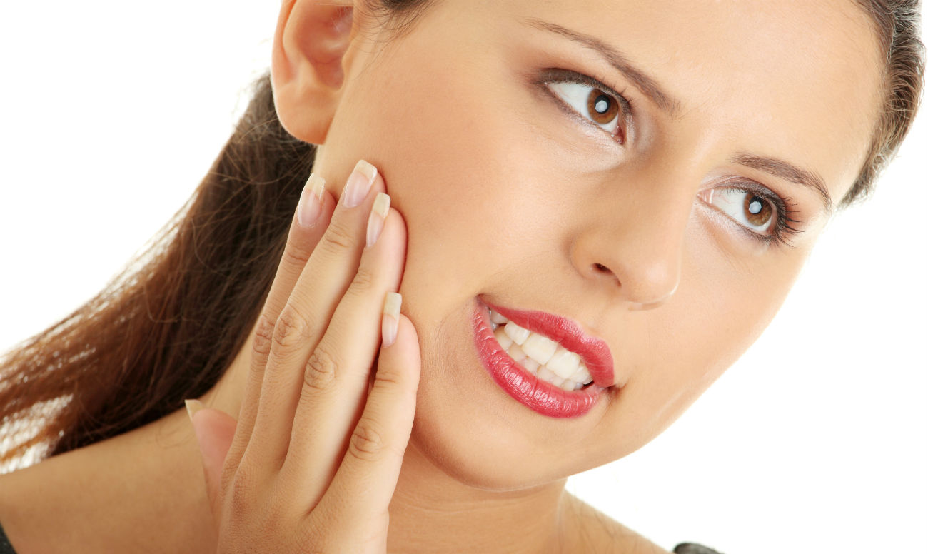 Болит десна послу удаления зуба: что делать в домашних условиях?