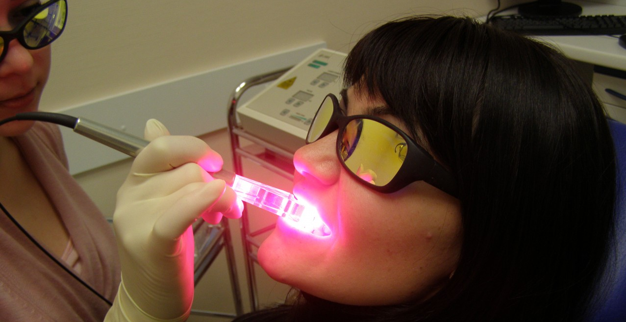Лазерное десен. Светолечение лазеротерапия. Лазерные технологии в стоматологии. Лазерные лампы в стоматологии.