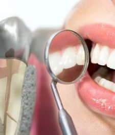 Какие анализы нужно сдать перед имплантацией зубов?