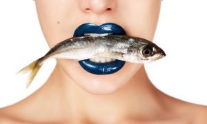 Как избавиться от запаха рыбы со рта?